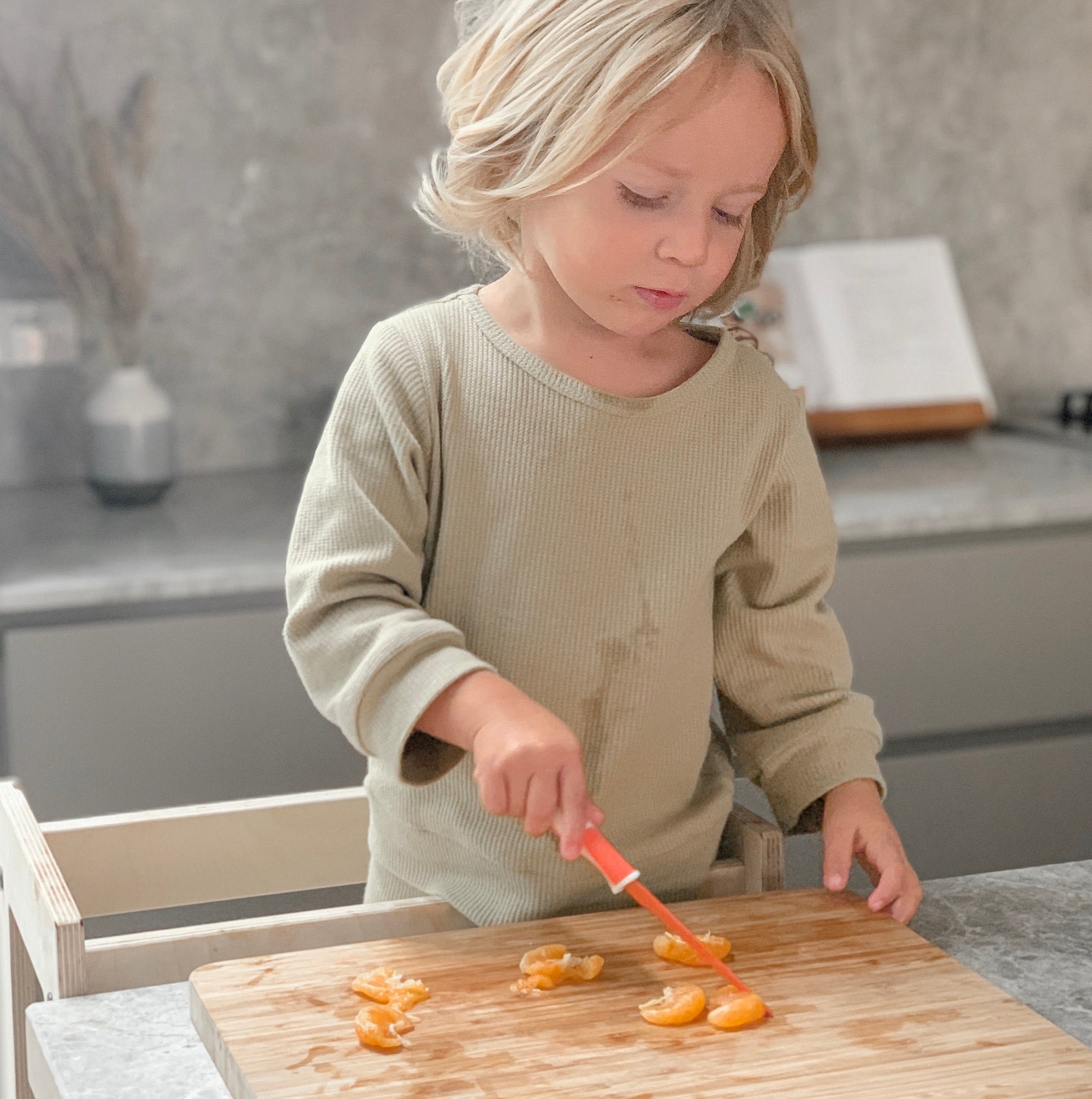 Toddler Learning Tower Adjustable Kitchen Helper with Chalkboard Little Big Learning